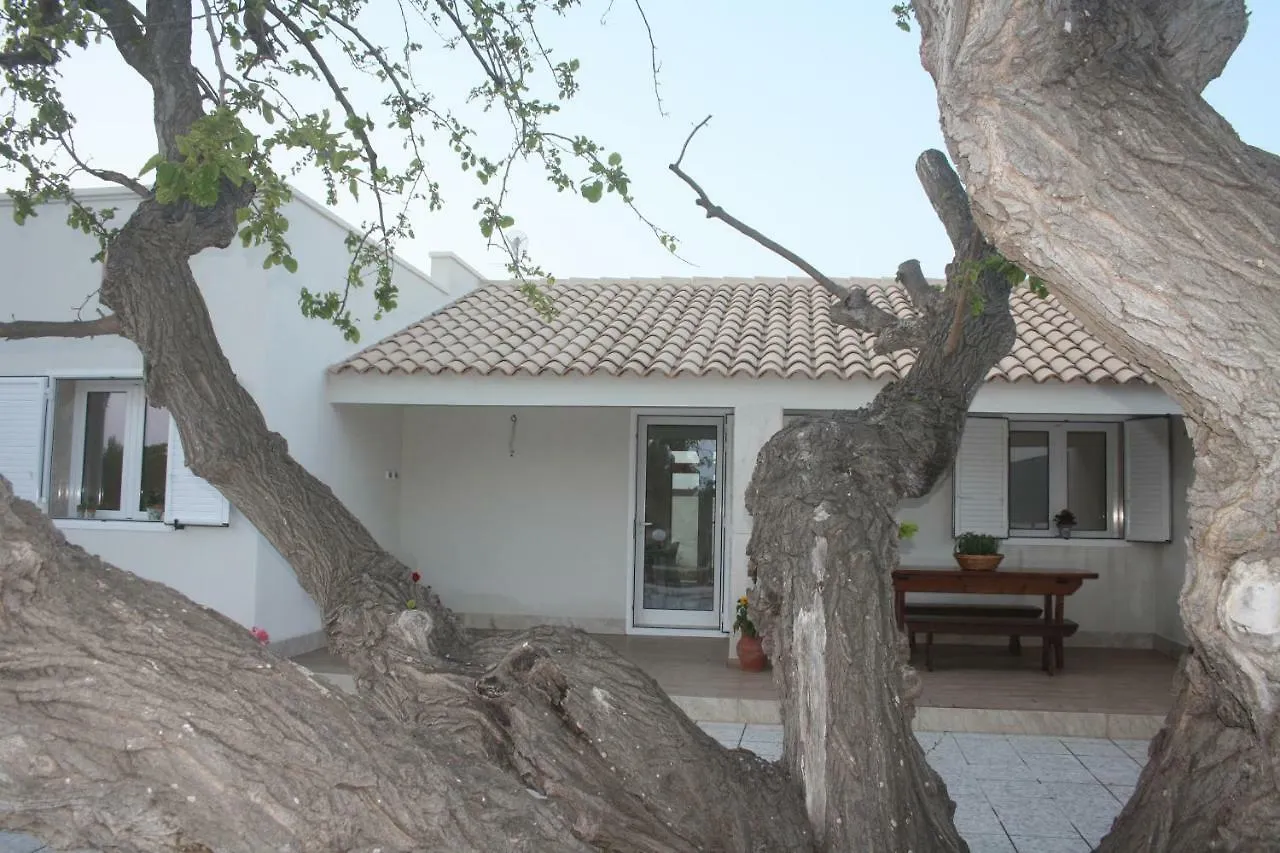Villa Pietro Ispica 0*,